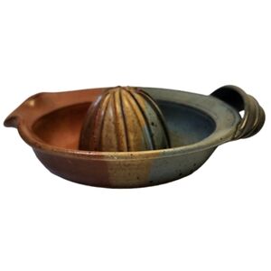 Handcrafted Stoneware Studio Pottery Fruit Citrus Orange Juicer Reamer Spout